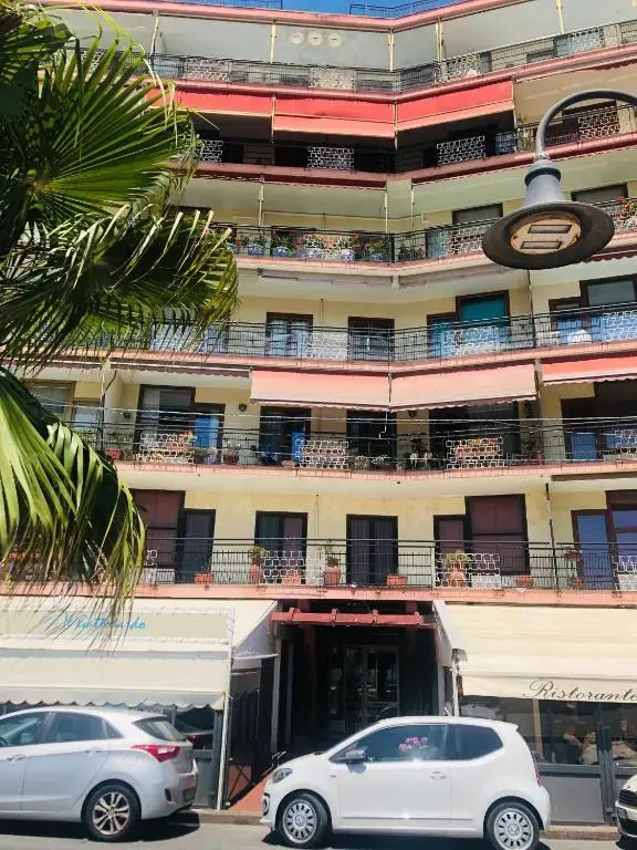 Peaceful apartment 1 minute walk to the beach