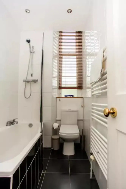 Central 2 Bedroom Apartment