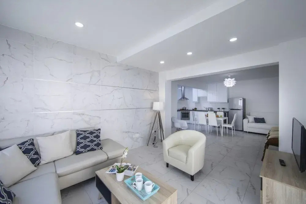 Larnaca Finikoudes Suite 405