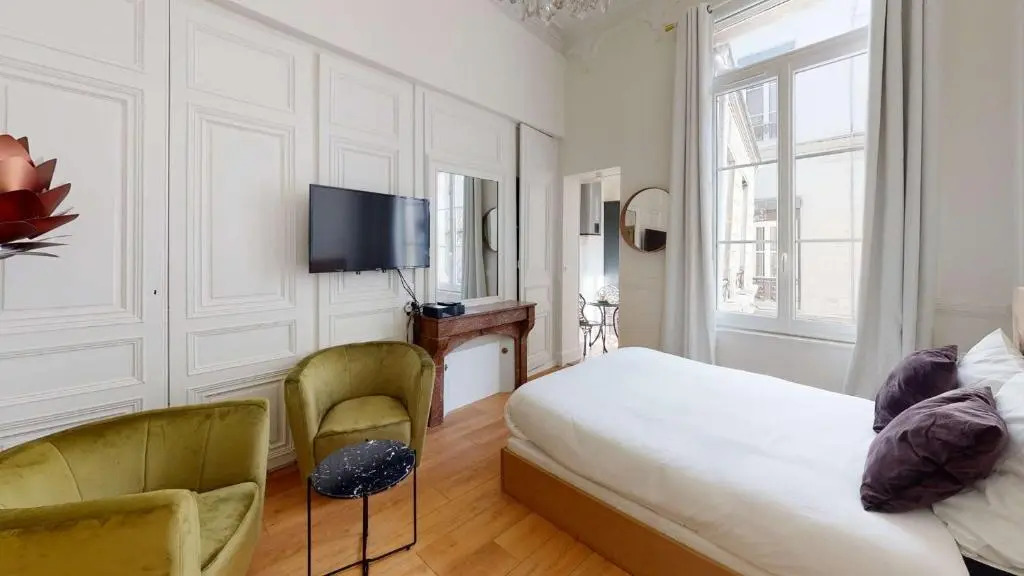 La Suite Royale (Adults Only)