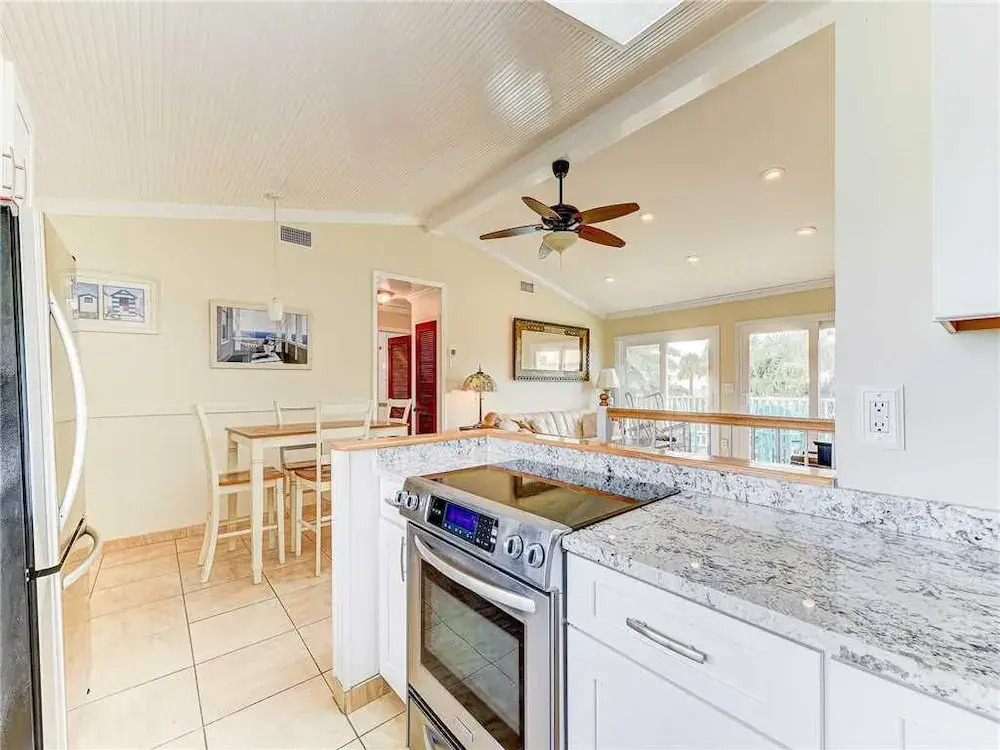 Summer Wind, 4 bedrooms, Private Pool, Next to Beach, Sleeps 8
