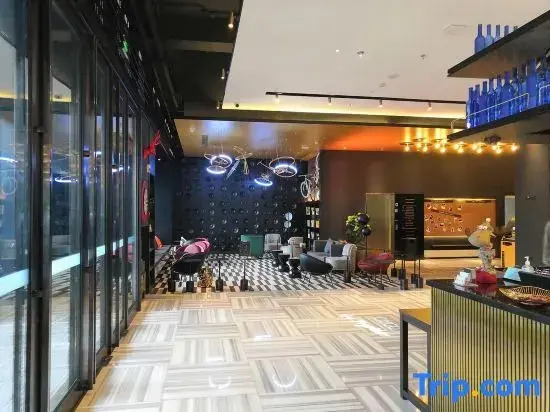 大连星海广场CitiGO欢阁酒店with private terraces offering the best views of the water&Music Show and light show at Dalian Xinghai Square