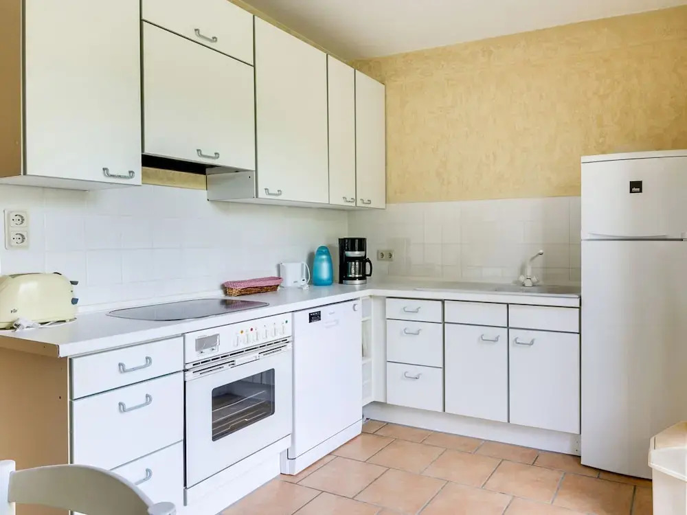 Charming Sea View Apartment in Lozen