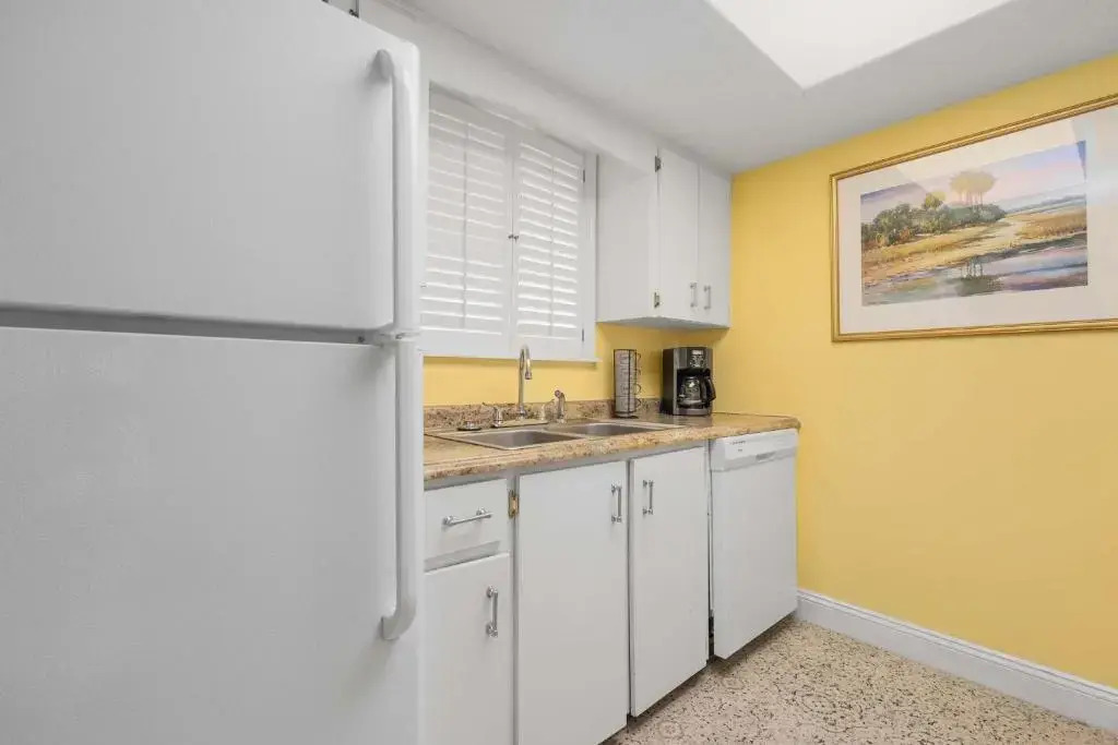 Bent Palm 218 by Distinctive Beach Rentals