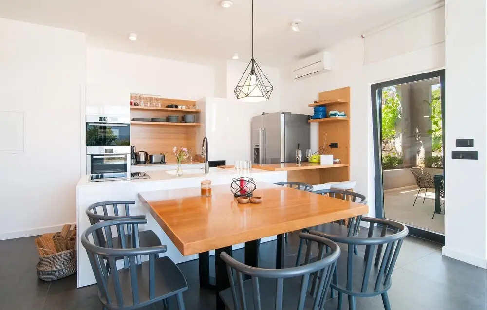Nice Home in Sutivan With Outdoor Swimming Pool, Wifi and 2 Bedrooms