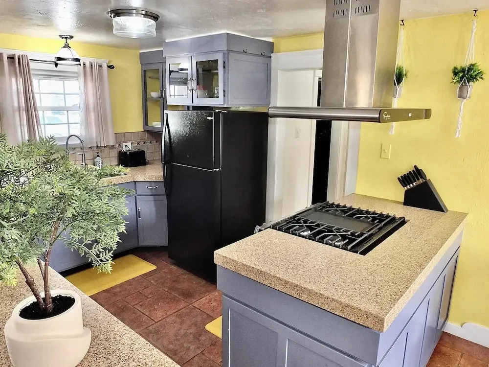 Eastside Garden Hideaway  For 4, Perfect Location for World Cup Attendees!