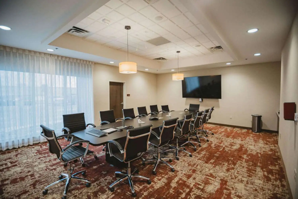 Best Western Plus Lakeview Hotel