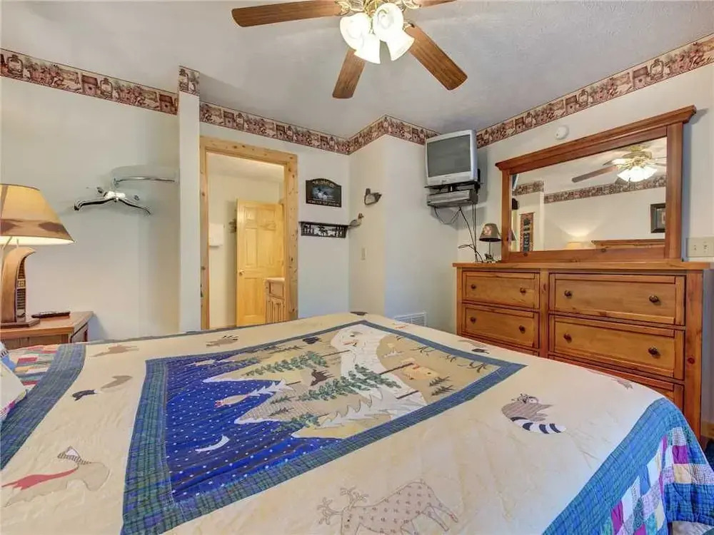 Komfy Kozy 3 Bedroom Home with Hot Tub