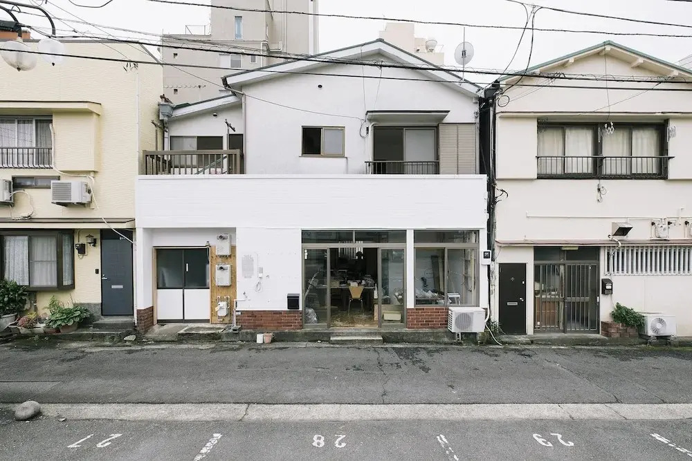 Atelier & Hostel Nagaisa-Ura