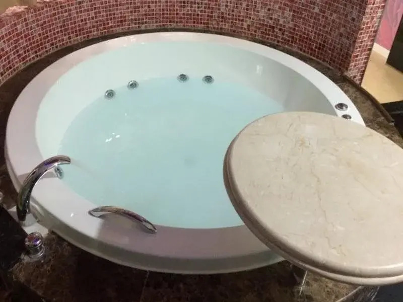 Pi Tourist Hotel