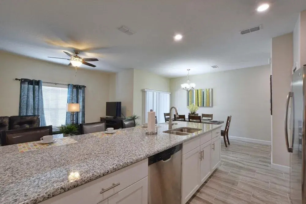 Storey Lake-4 Bedroom Townhome W/spashpool-1616st Townhouse