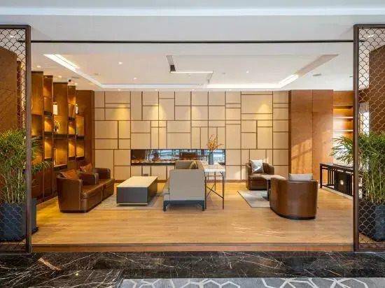 Jinjiang Metropolo Hotel (Xuzhou East High-Speed Railway Station Jinlong Lake Subway Station)
