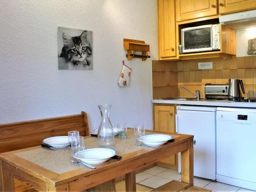 Appartement Risoul, 2 pièces, 4 personnes - FR-1-330-164