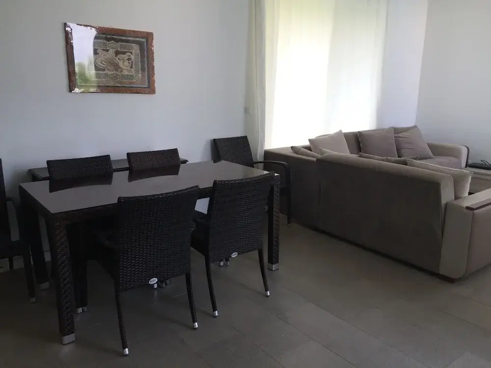 Novron Villa B6