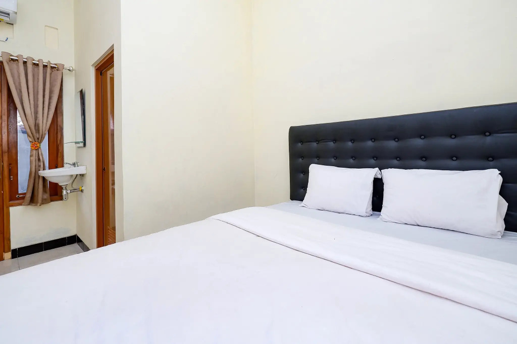 Super OYO Capital O 2258 Santana Syariah Guest House