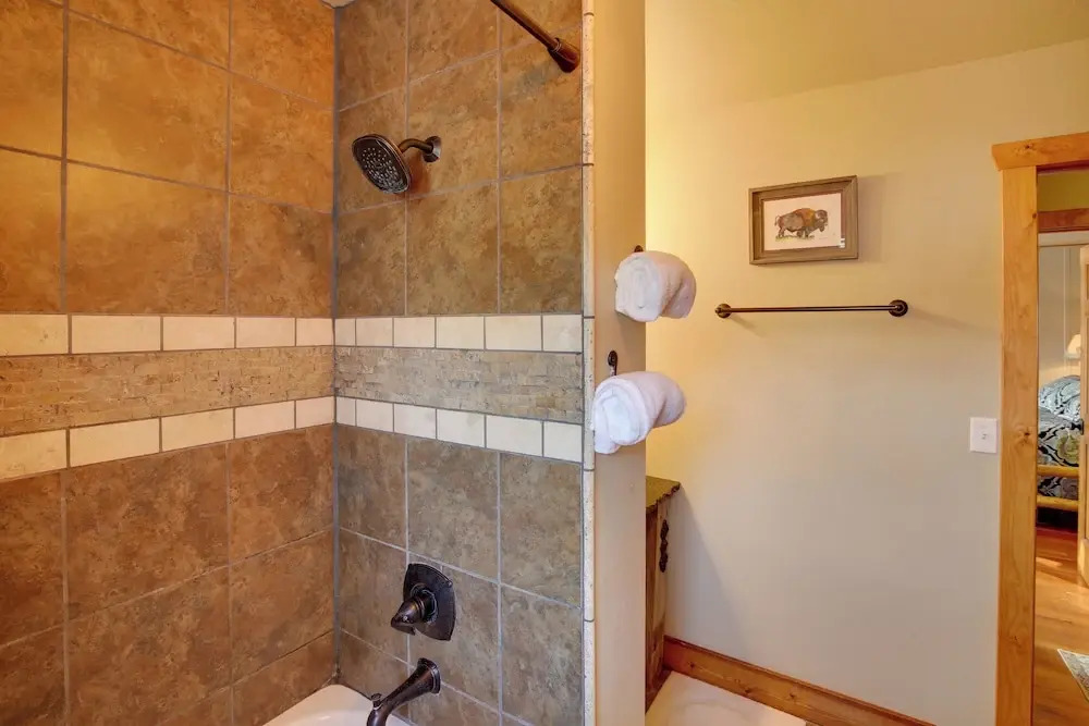 Cozy Lead Cabin w/ Deck < 1 Mi to Ski Slopes!