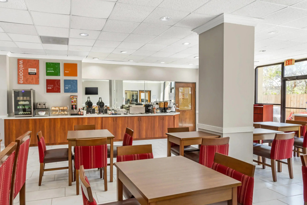 Comfort Suites Bush Intercontinental Airport