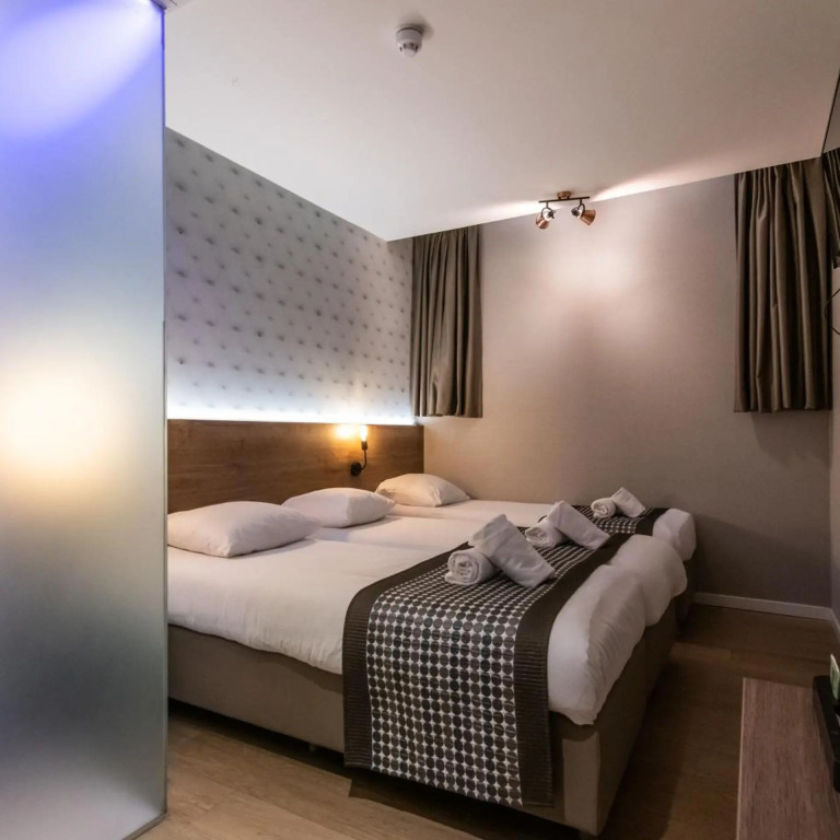 Melrose Hotel