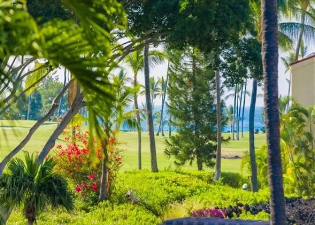 Surf & Racquet Club Lovely open and airy 2bd/2bth 2nd floor unit.