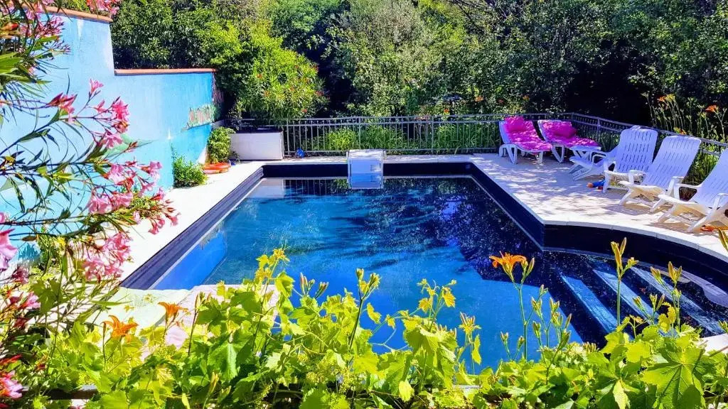 2 chambres et salle de bain un oasis de bien être Piscine
