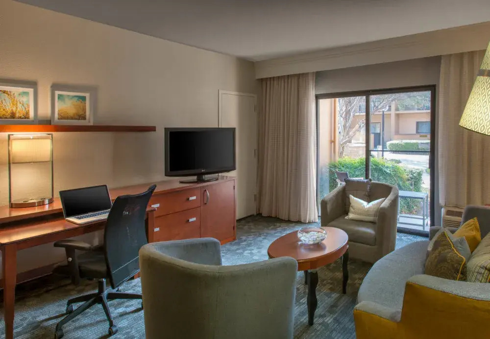 Courtyard Cleveland Beachwood