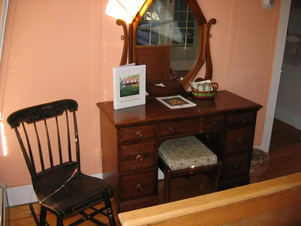 Trail's End Inn