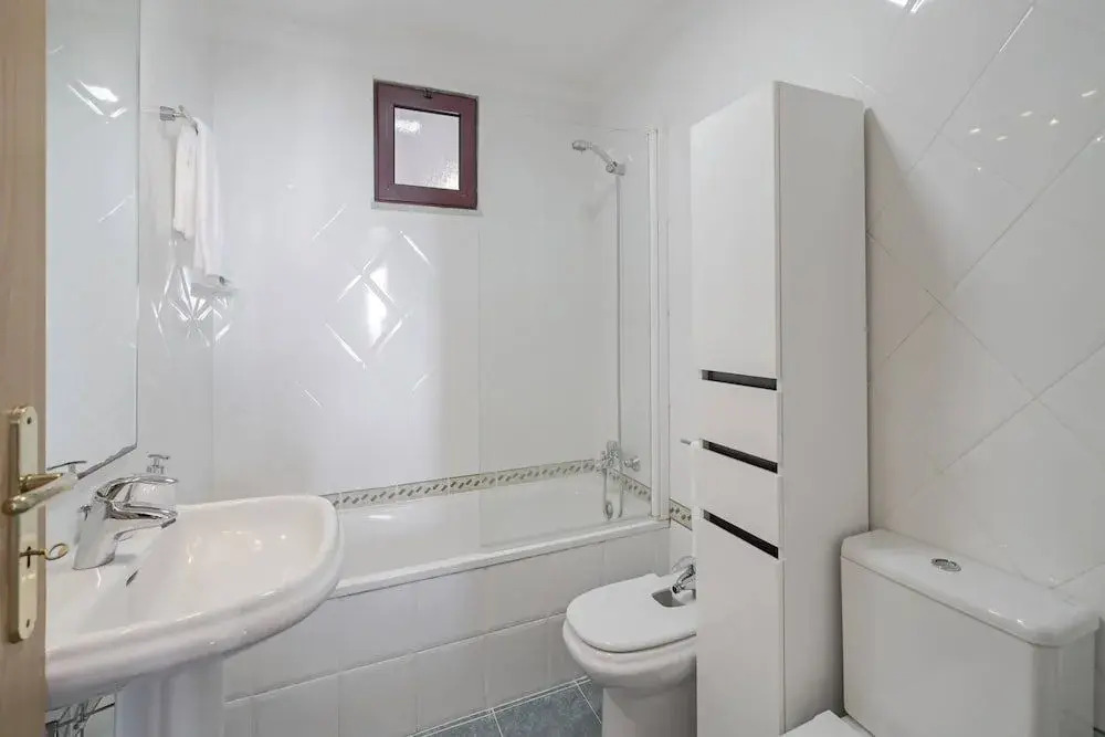 Bright Apartment With Pool, Garajau IV