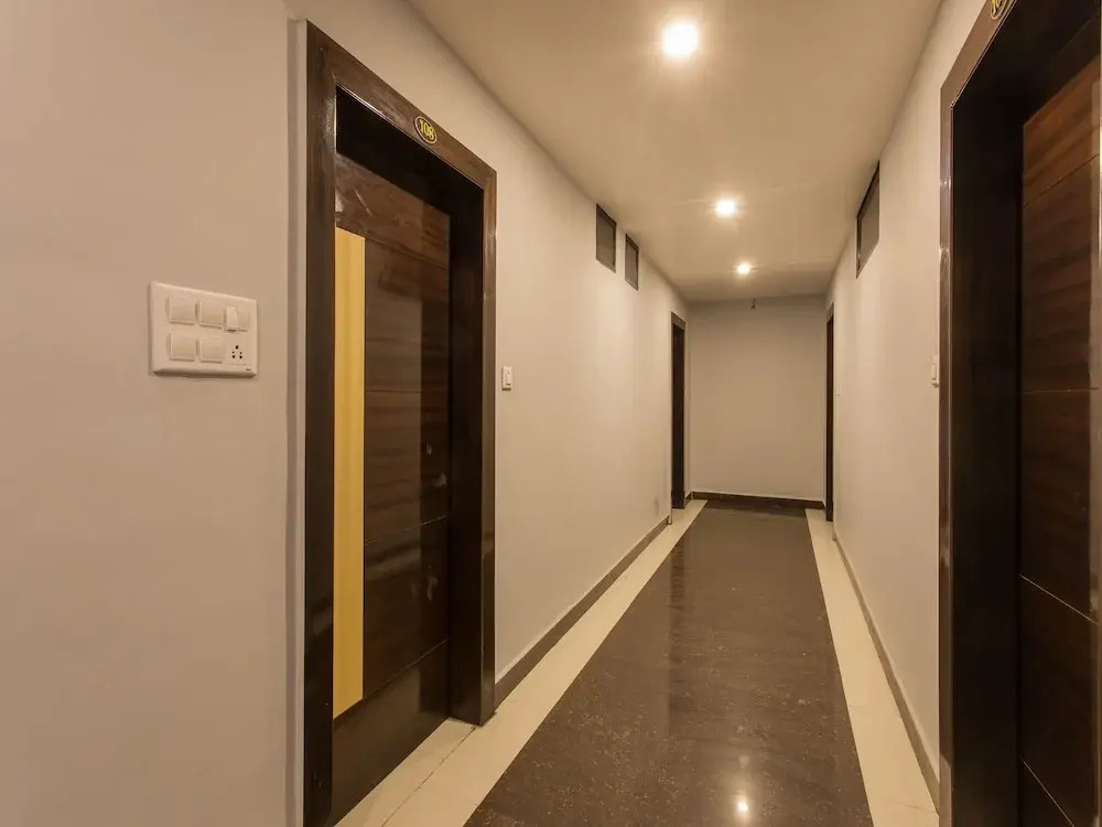 OYO 13531 Hotel Sundaram Palace