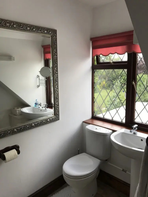 Tudor Place B&B