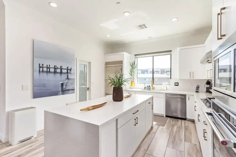NEW Desert Standard Modern 3-level Oasis