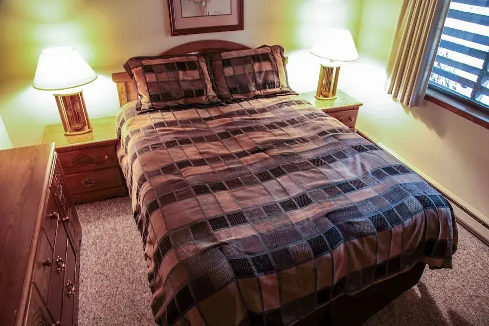 Mammoth West #118 4 Bedrooms 2 Bathrooms Condo