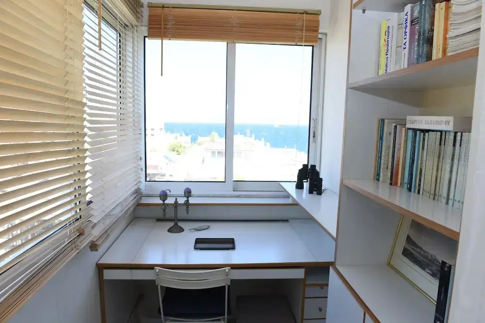 Top Floor With Stunning 360 View