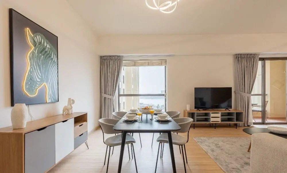 Renovated 1 BR with Sea & Marina Views