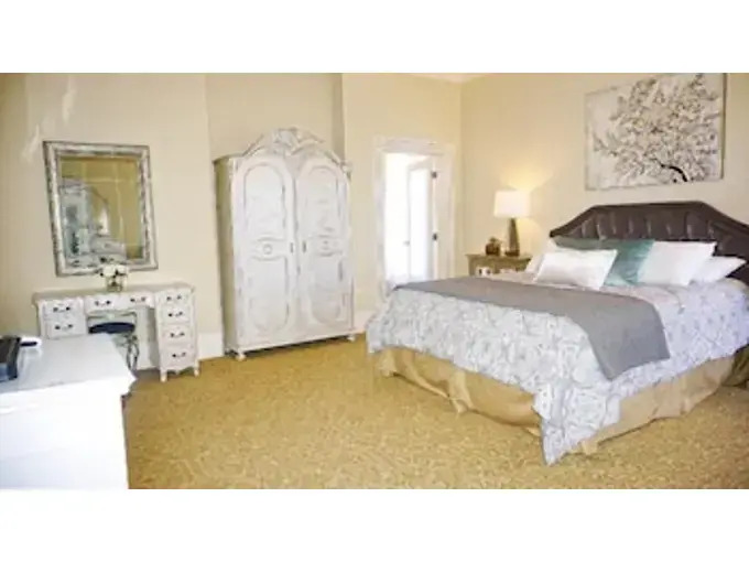 River Rd. Mansion