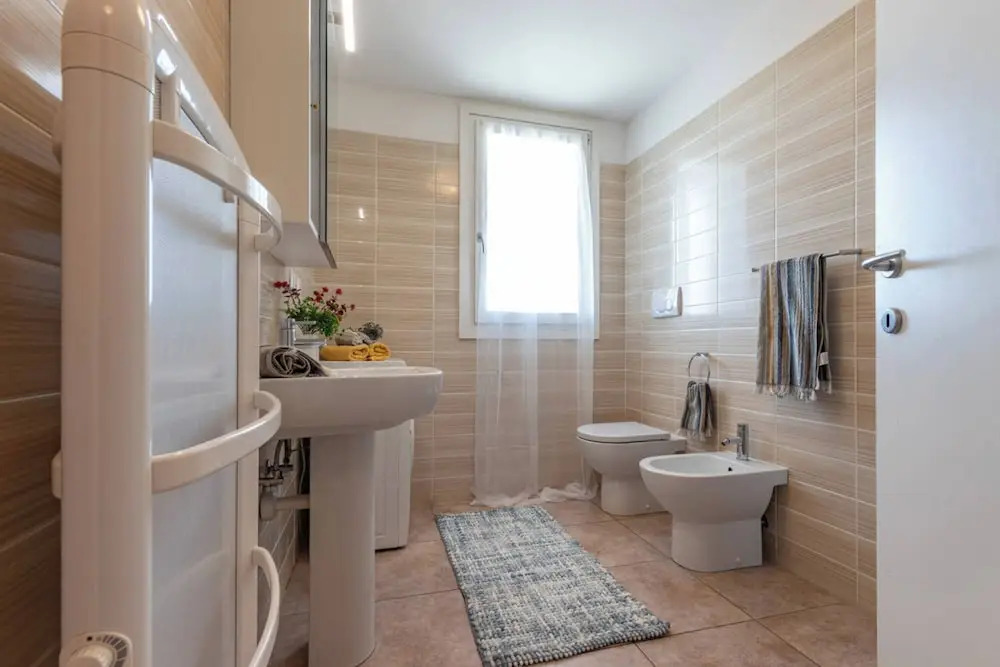 Comfy Apartment With Shared Pool