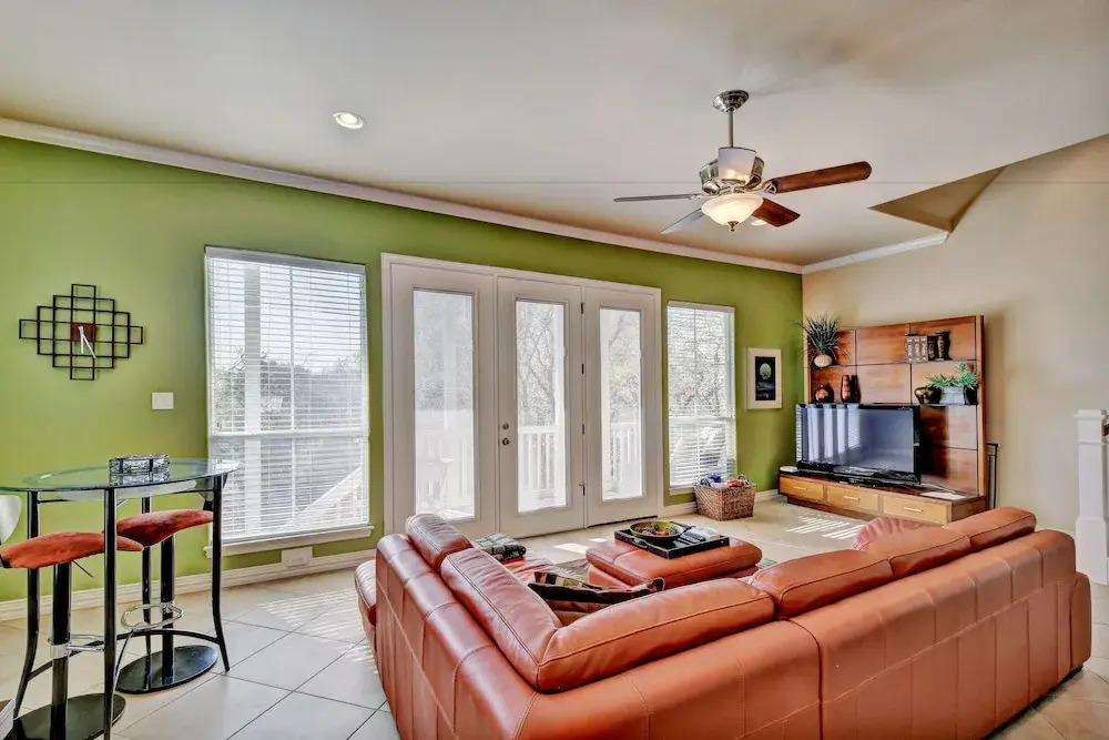 1943 Glencove Dr Home 4 Bedrooms 3 Bathrooms Home