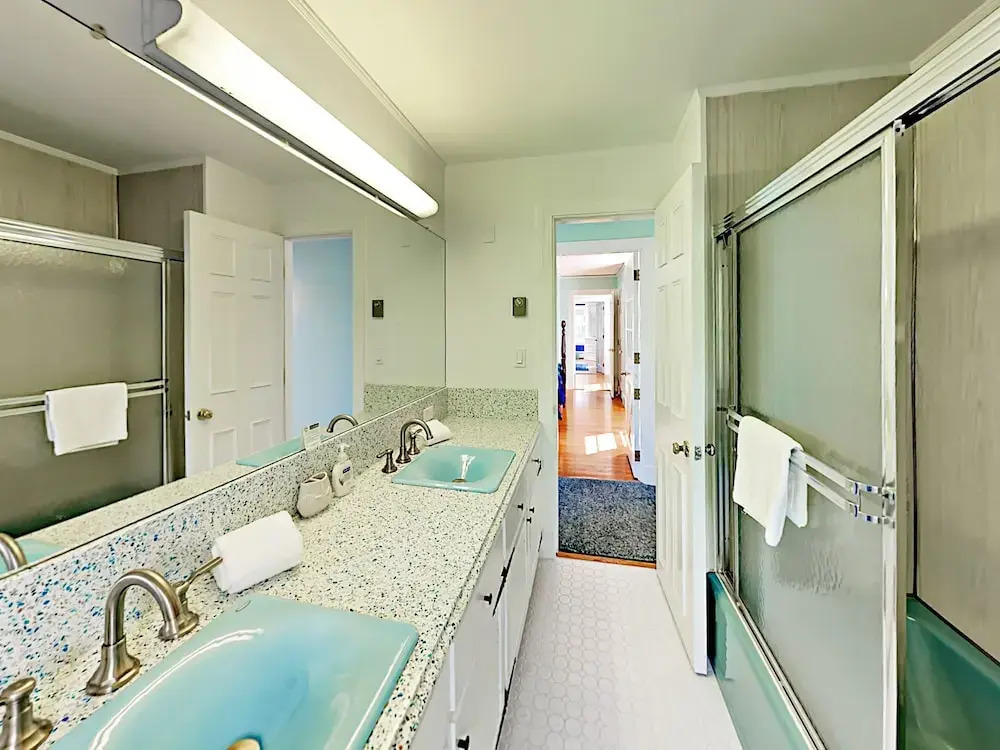 39 Spruce Street Home 5 Bedrooms 3 Bathrooms Home