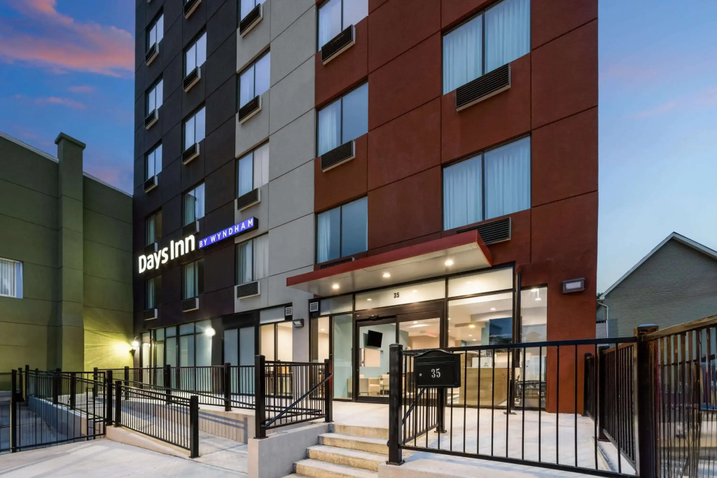 Days Inn by Wyndham Staten Island