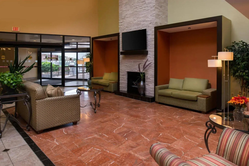 Rochester Airport Plaza Hotel