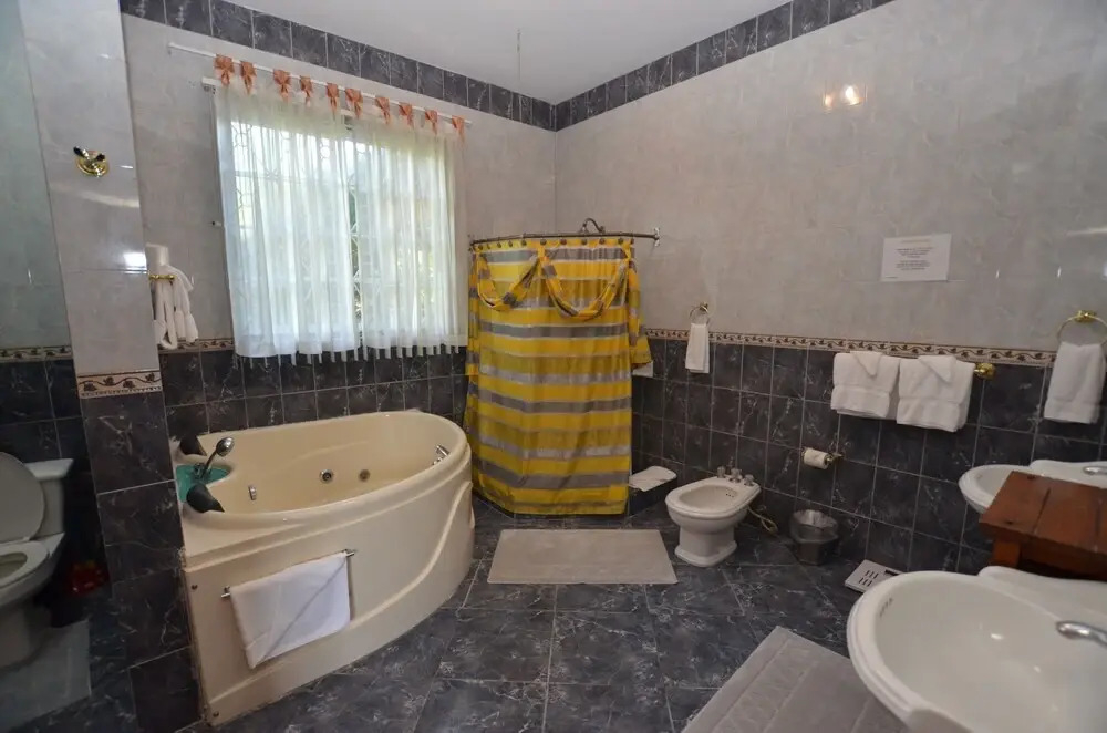 Spacious 6 BR Villa with Pool - Montego Bay - PRJ 1246