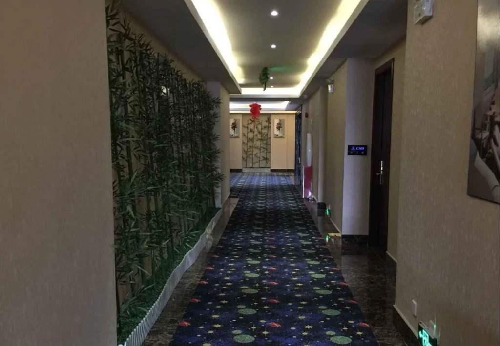 Aiqinhai Hotel