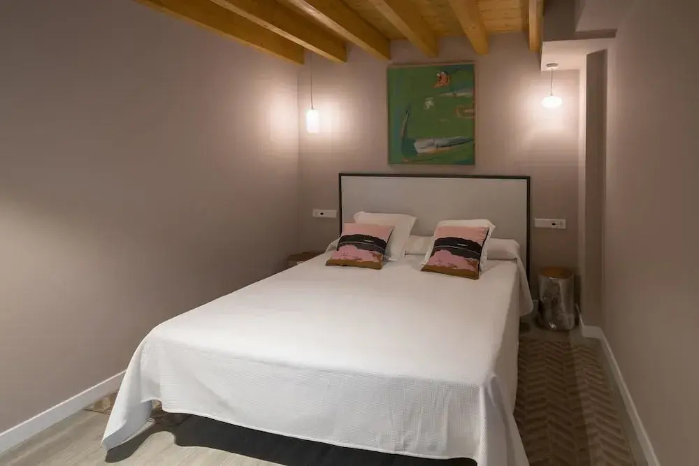 Apartamentos y Villas La Santilar