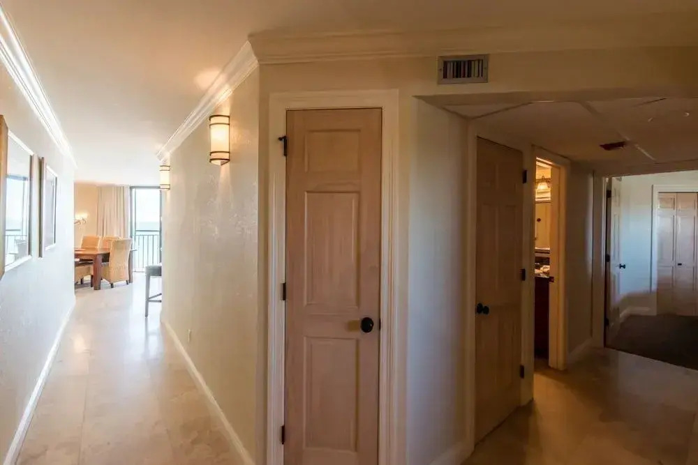 AquaVista East 301 - 3 Br condo by RedAwning