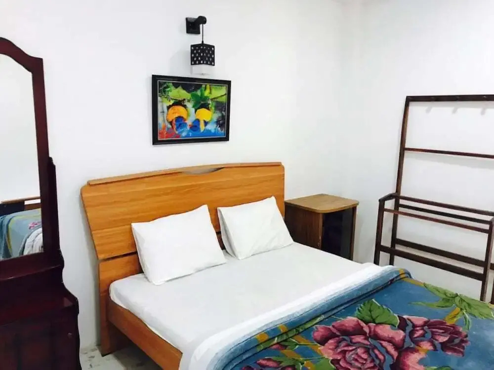 Yoho Grand Drive Guest House