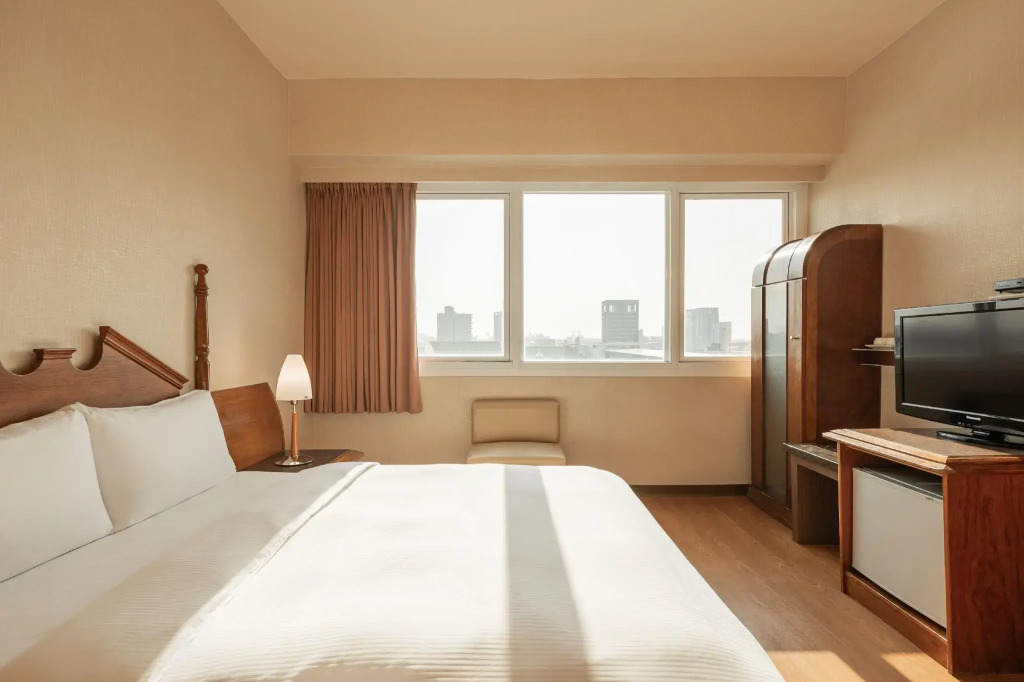 Kindness Hotel - Wu Jia