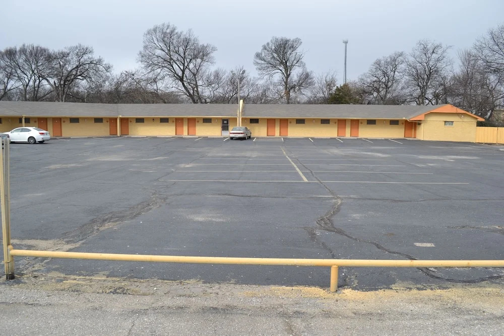 Lake Country Motel