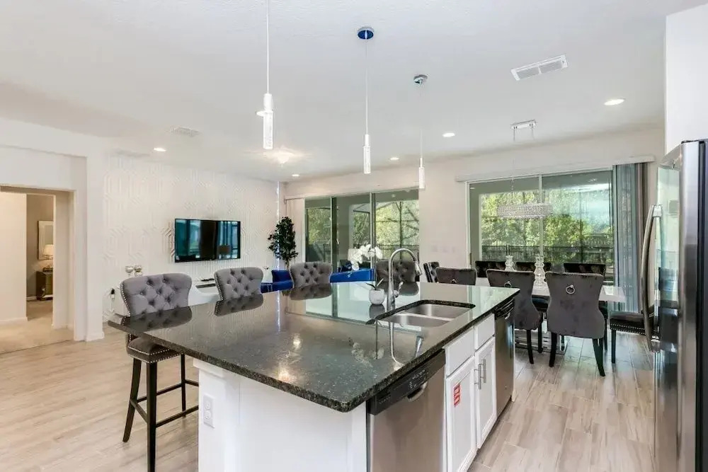 518mb New and Modern 8 Bedroom 5 Bathroom Villa