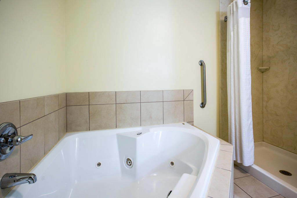 Holiday Inn Express & Suites Vandalia by IHG