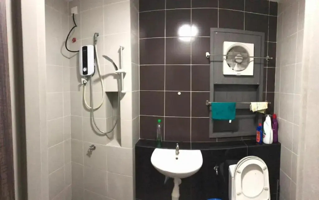 02-AUSTIN REGENCY JY HOMESTAY for 2pax Pool View