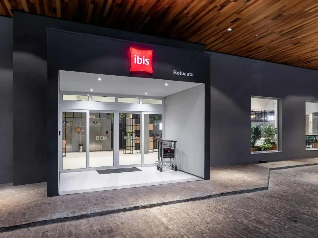 ibis Botucatu